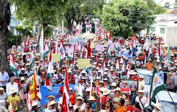 Milhares de trabalhadores e trabalhadoras rurais exigem respostas do Governo do Estado durante o 5º Grito da Terra Pernambuco