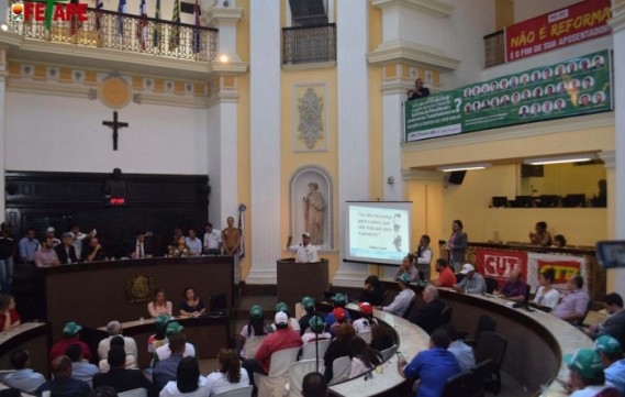 Fetape e Fetaepe entregam documentação contra a Reforma da Previdência na Assembleia Legislativa