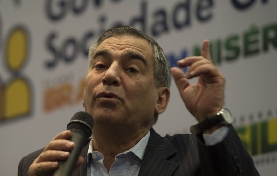 Gilberto Carvalho realiza análise de conjuntura durante Conselho da Fetape