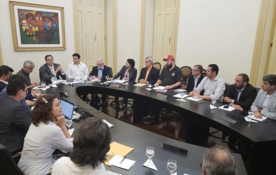 Reunião entre os movimentos e o governador Paulo Câmara debate o futuro do campo em Pernambuco