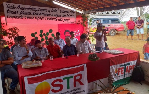 Famílias rurais de unidades produtivas em Taquaritinga do Norte celebram acesso à terra